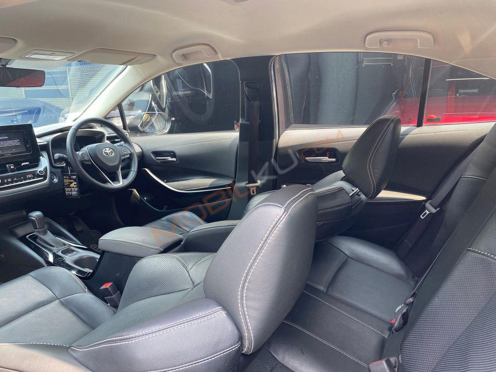 Mobil Toyota Corolla 2023
