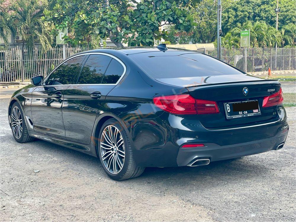 Mobil BMW 5 Series 2020