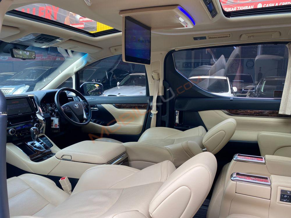 Mobil Toyota Alphard 2020