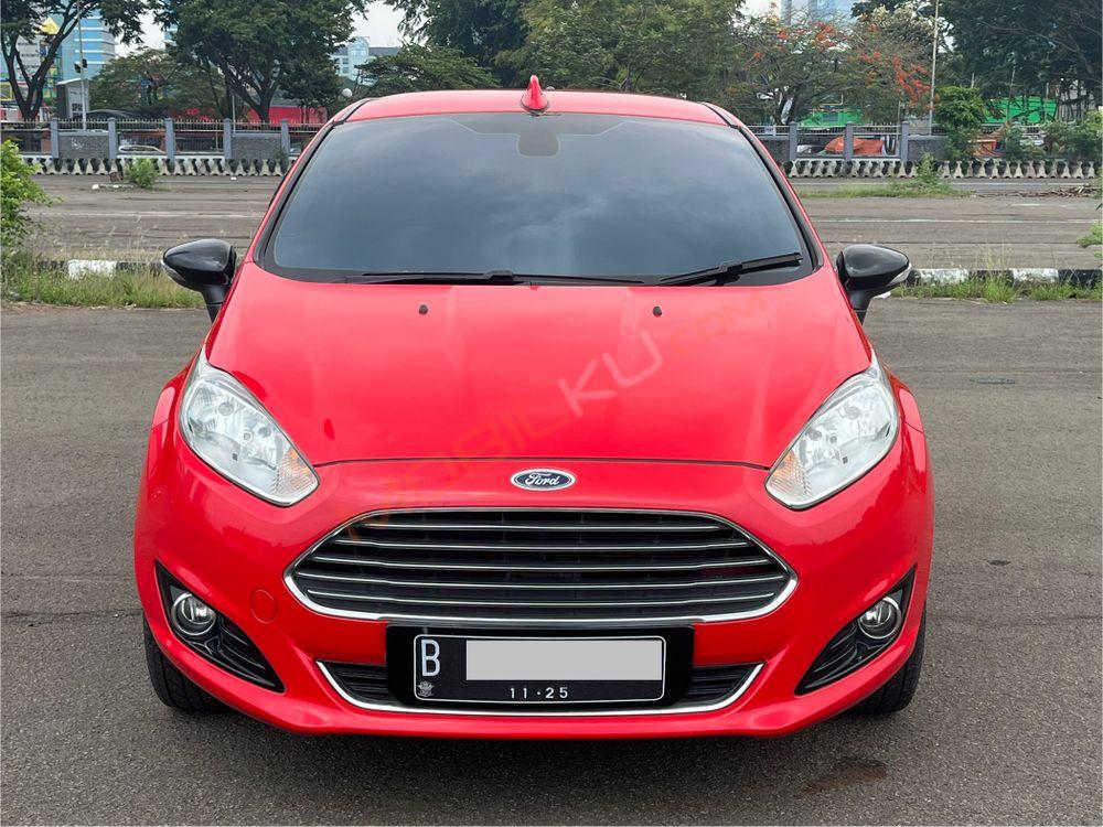 Mobil Ford Fiesta 2013