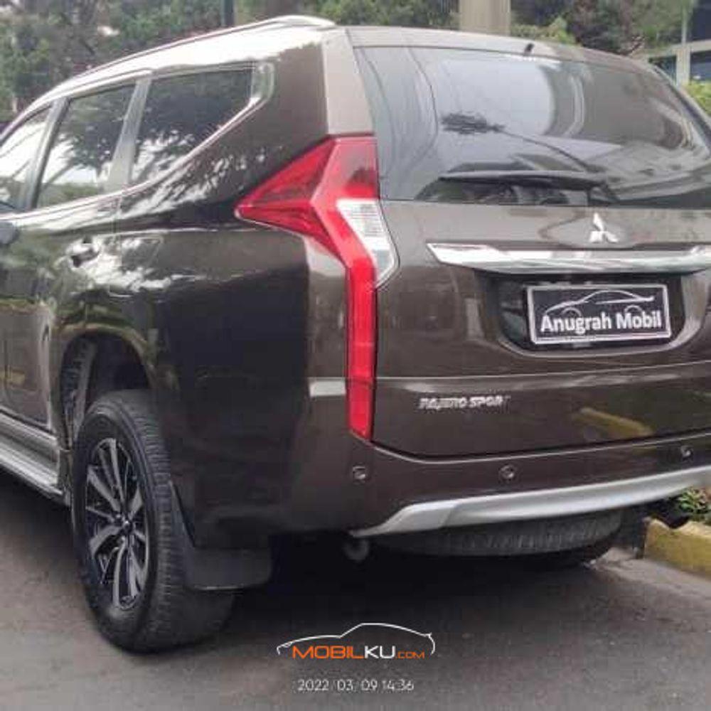 Mobil Mitsubishi Pajero Sport 2016