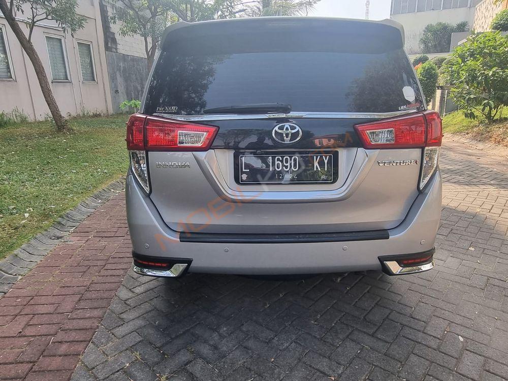 Mobil Toyota Kijang Innova 2019