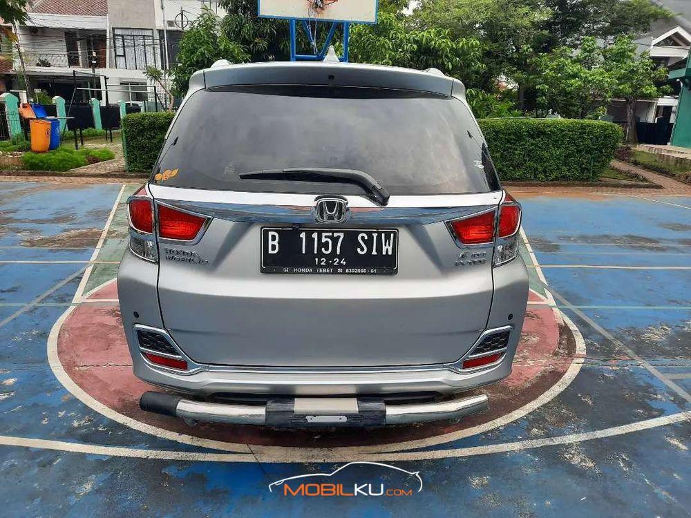 Mobil Honda Mobilio 2014