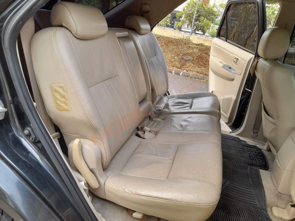 Mobil Toyota Fortuner 2006