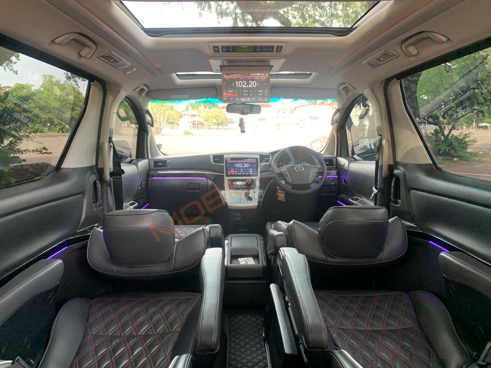 Mobil Toyota Vellfire 2013