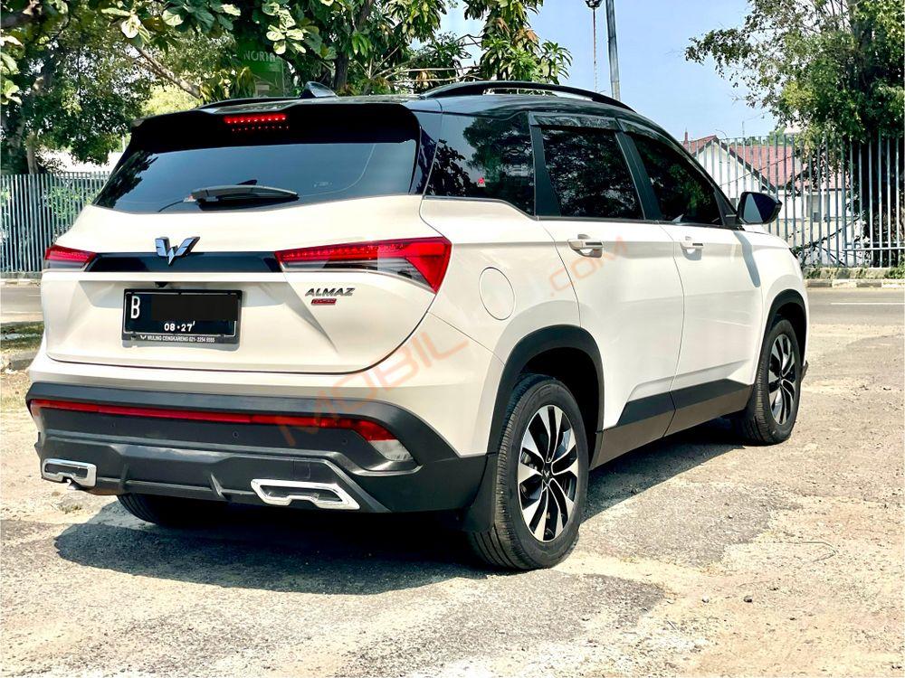 Mobil Wuling Almaz 2022