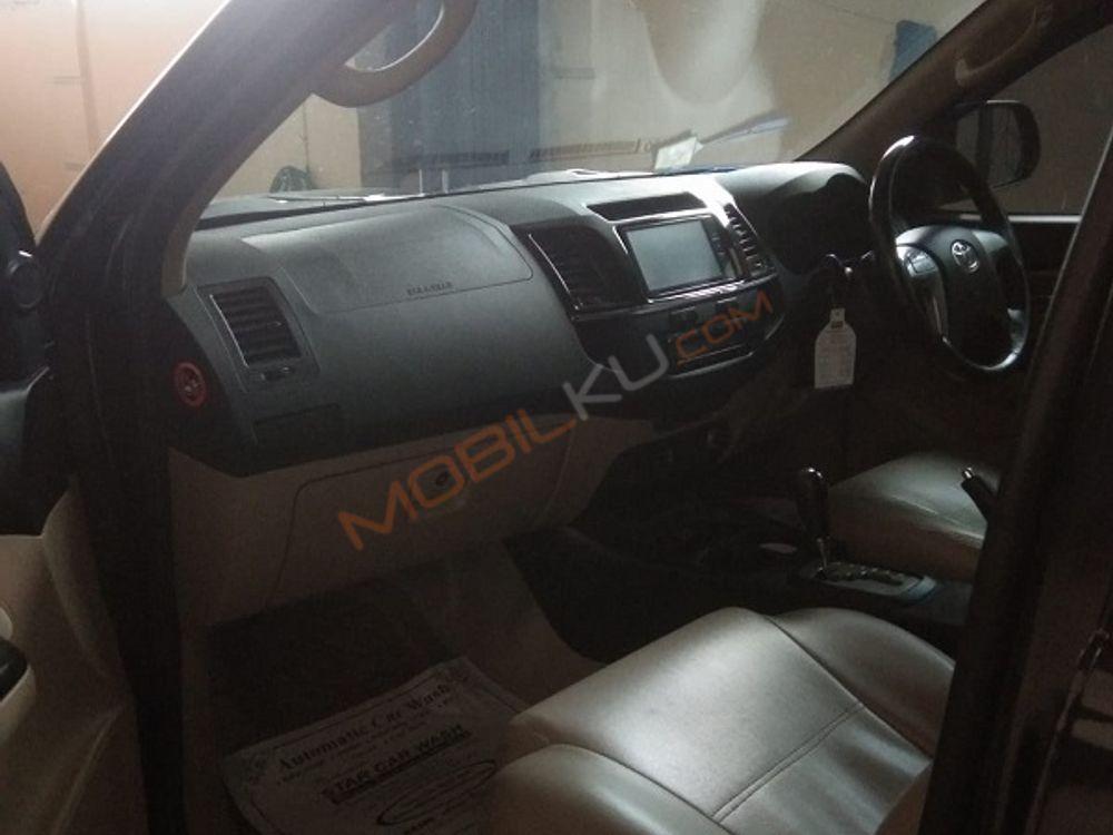Mobil Toyota Fortuner 2014