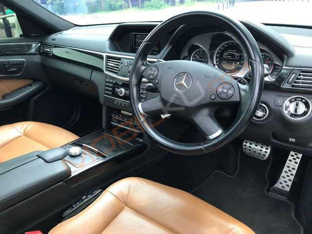 Mobil Mercedes-Benz E-Class 2012