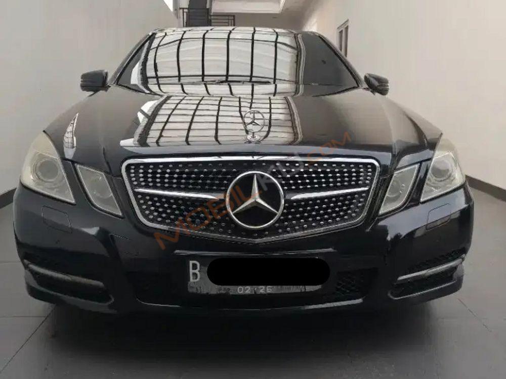 Mobil Mercedes-Benz E-Class 2011
