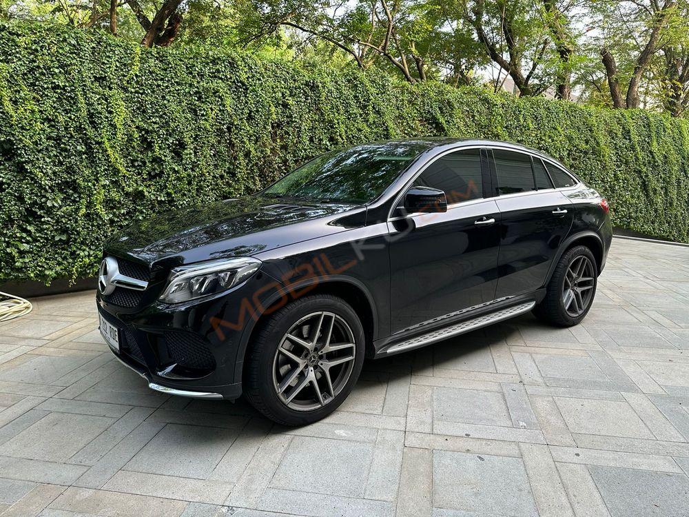 Mobil Mercedes-Benz GLE 2017