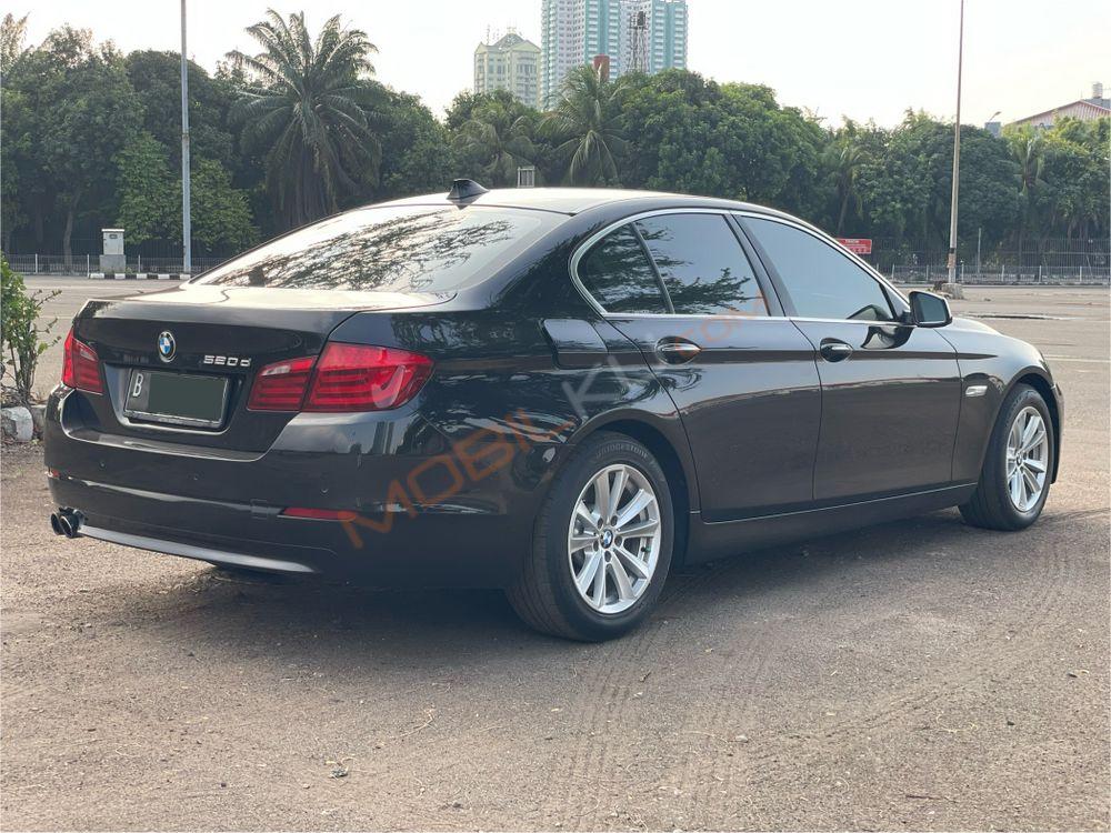 Mobil BMW 5 Series 2013