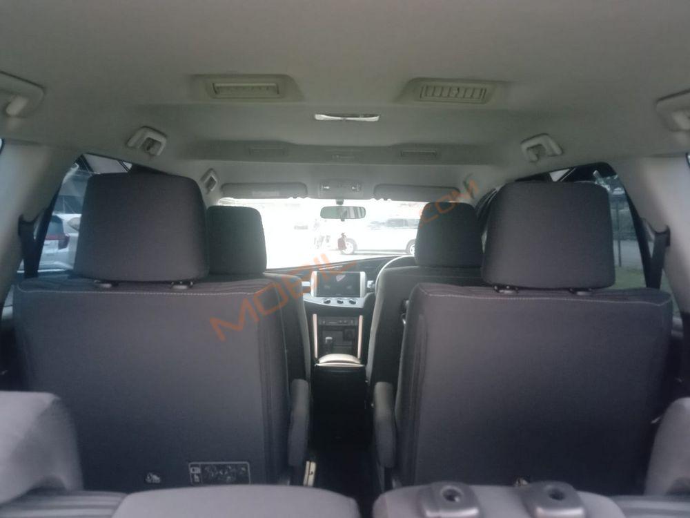 Mobil Toyota Kijang Innova 2021