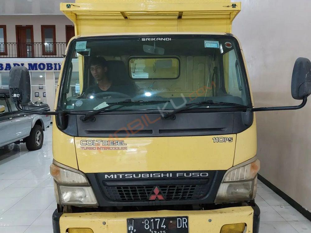 Mobil Mitsubishi Fuso 2015