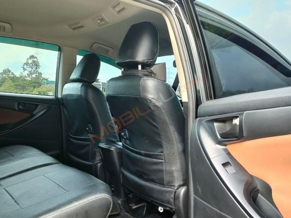 Mobil Toyota Kijang Innova 2020