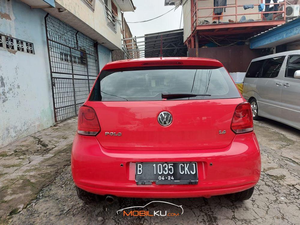 Mobil Volkswagen Polo 2013
