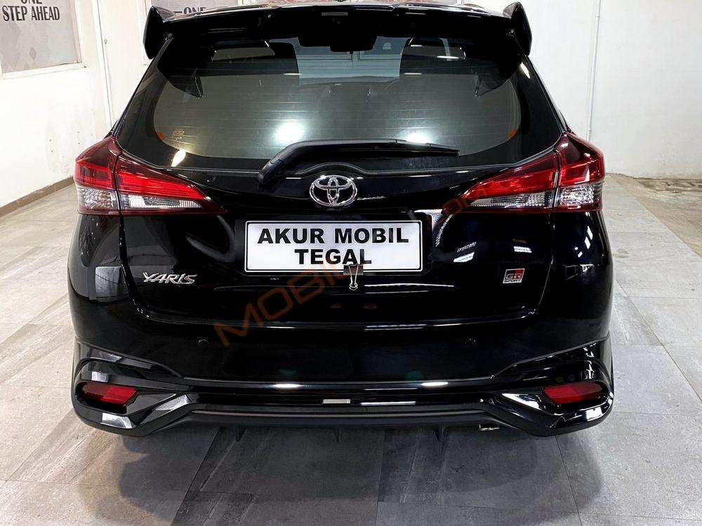 Mobil Toyota Yaris 2022
