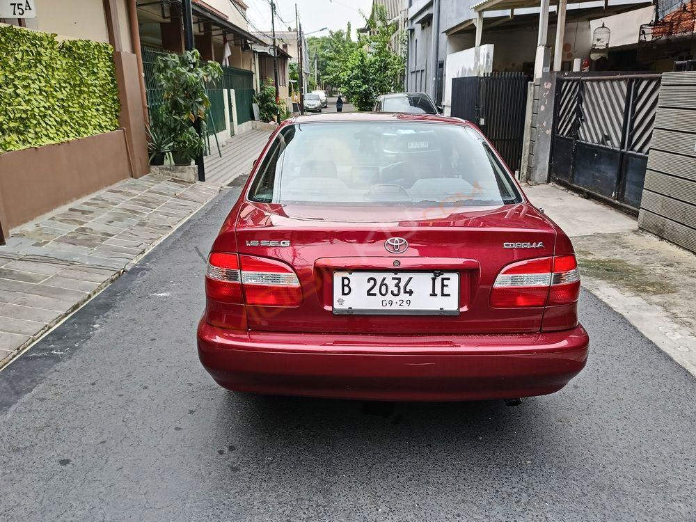 Mobil Toyota Corolla 2000