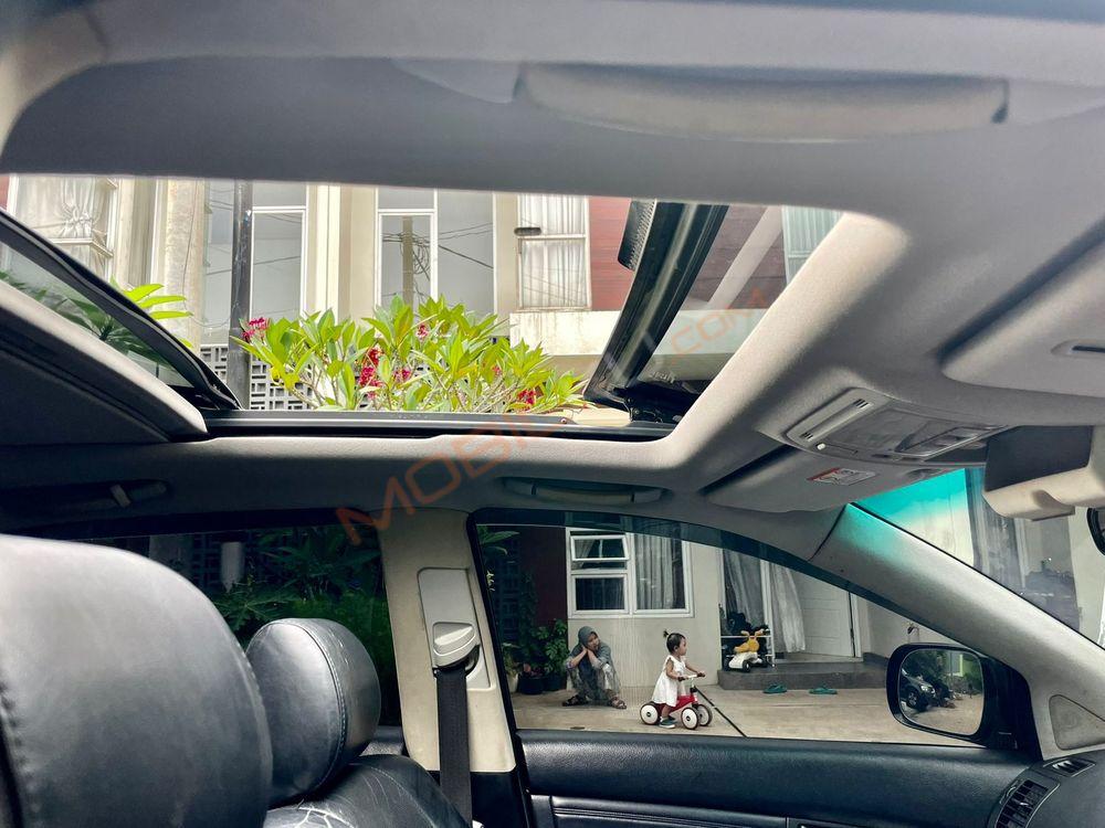 Mobil Toyota Harrier 2005