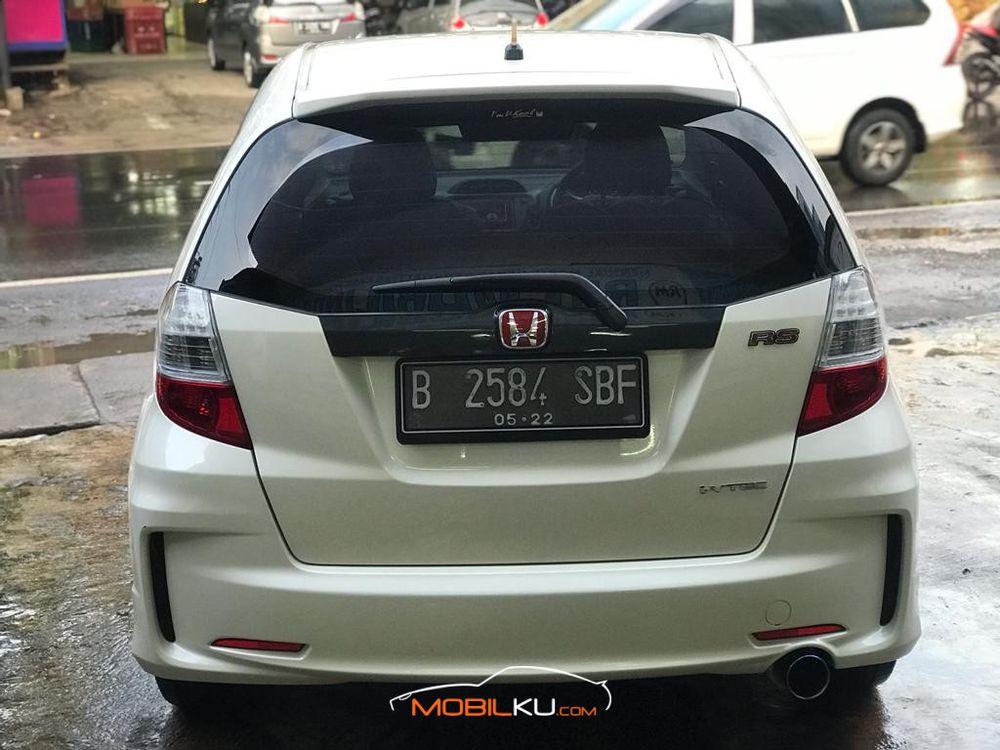 Mobil Honda Jazz 2012
