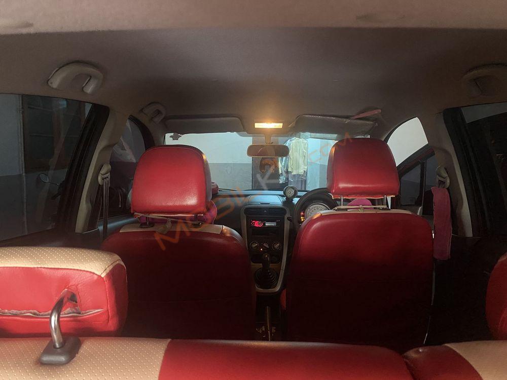 Mobil Suzuki Splash 2012