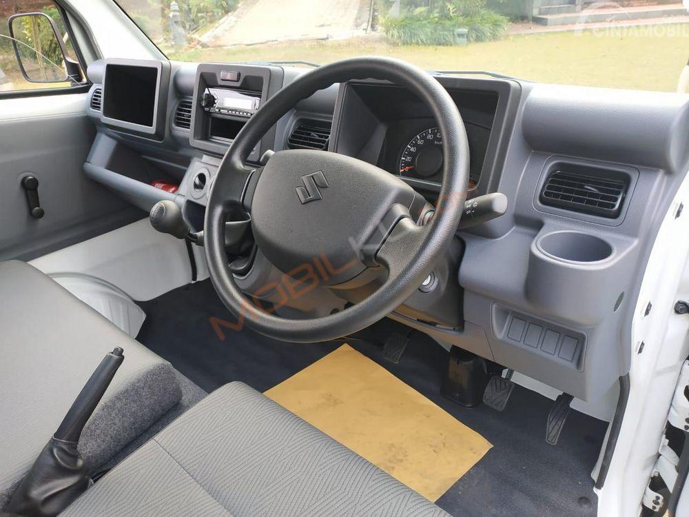 Mobil Suzuki Carry 2022