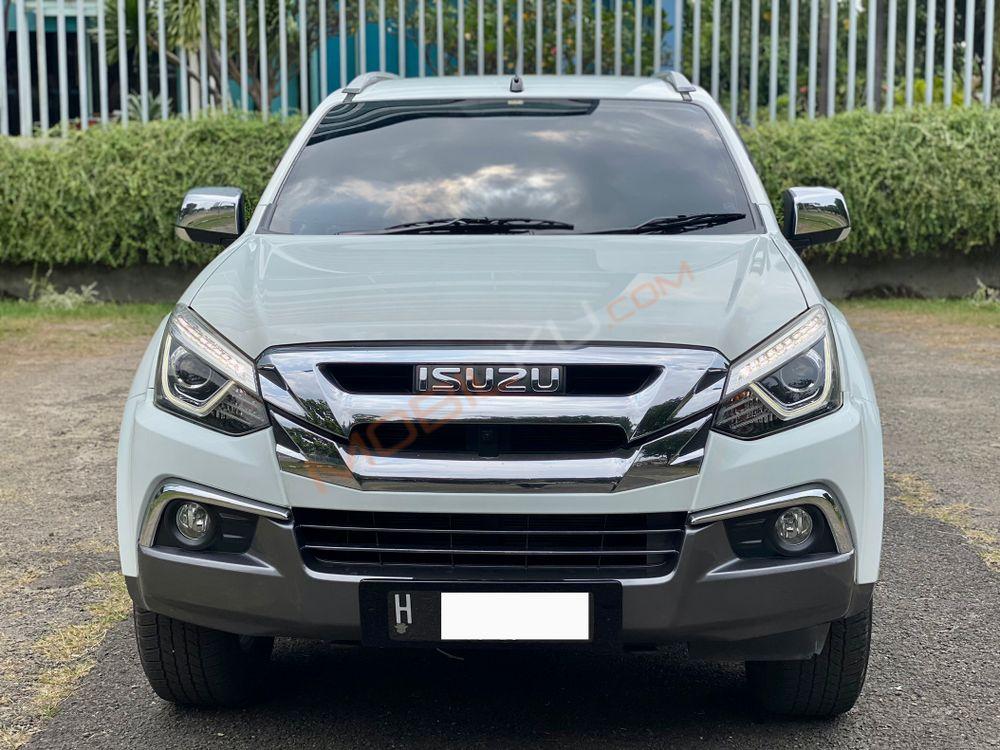 Mobil Isuzu MU-X 2017