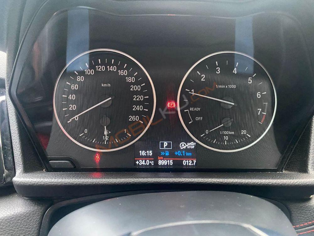 Mobil BMW 2 Series 2015