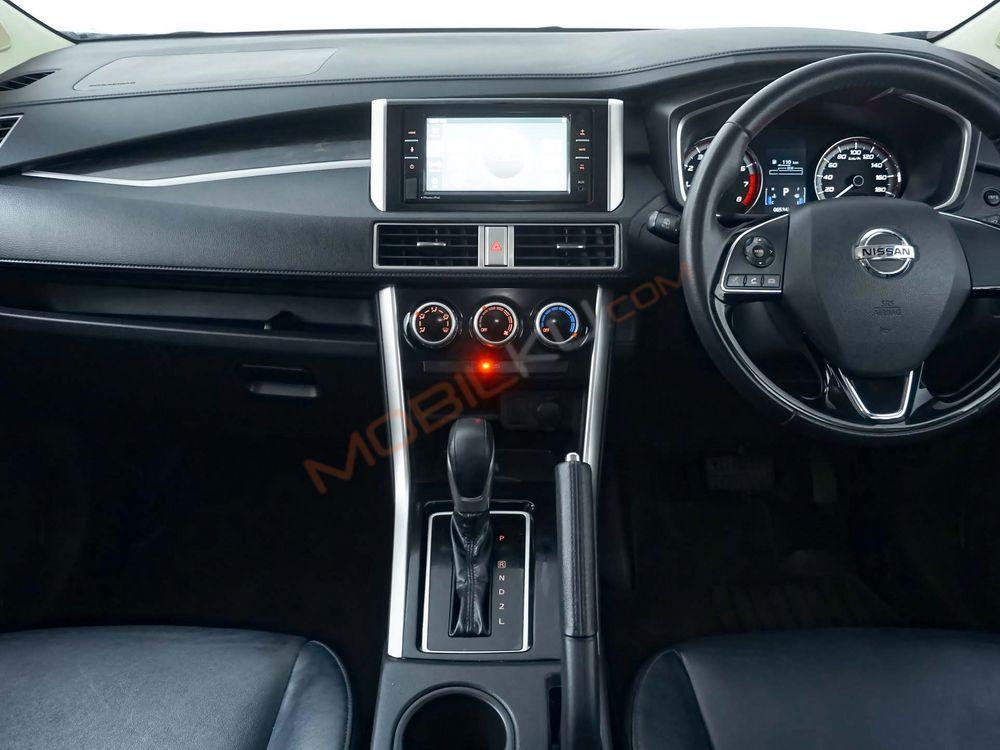 Mobil Nissan Livina 2019