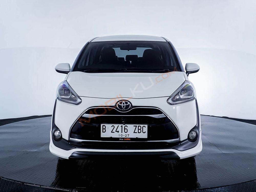 Mobil Toyota Sienta 2018