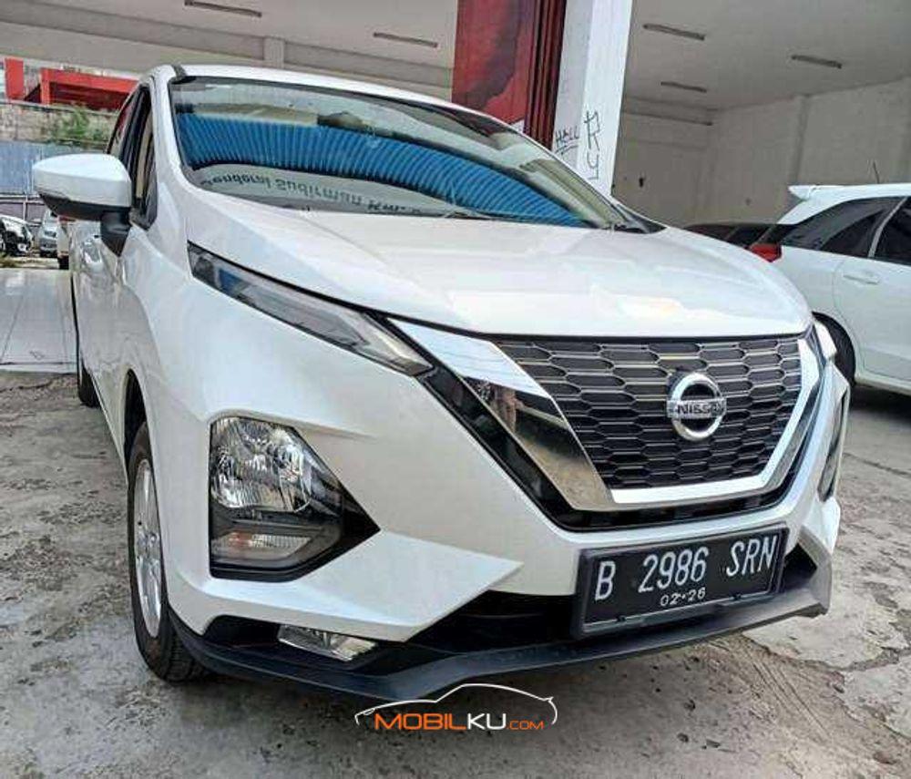 Mobil Nissan Livina 2019