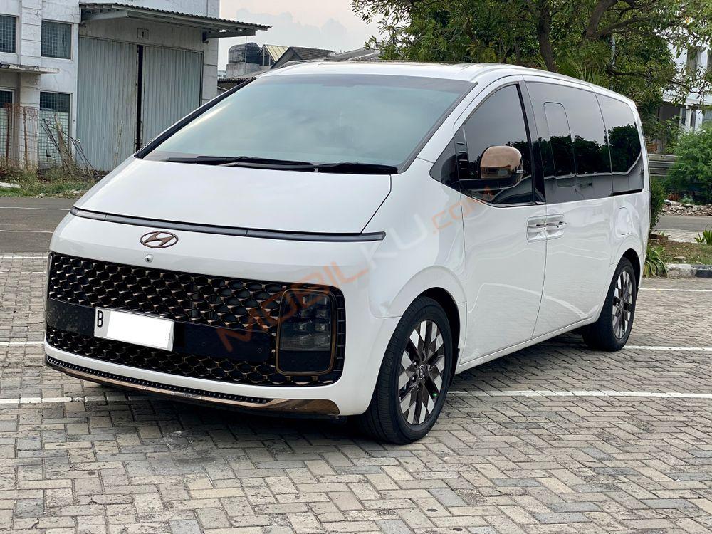 Mobil Hyundai Staria 2022