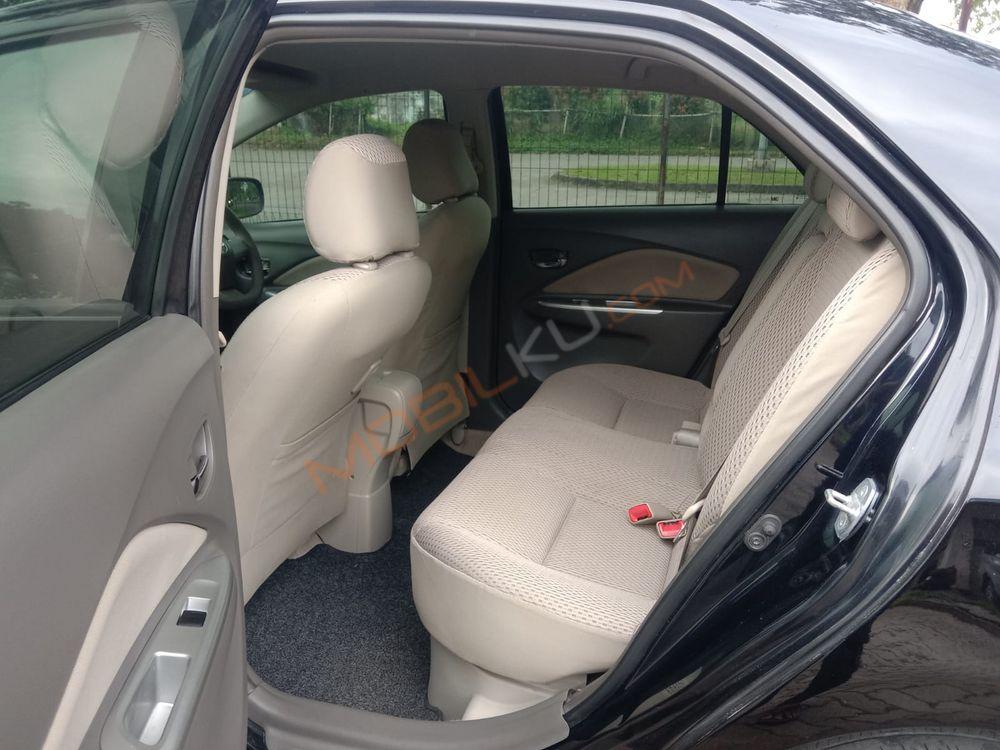 Mobil Toyota Vios 2013