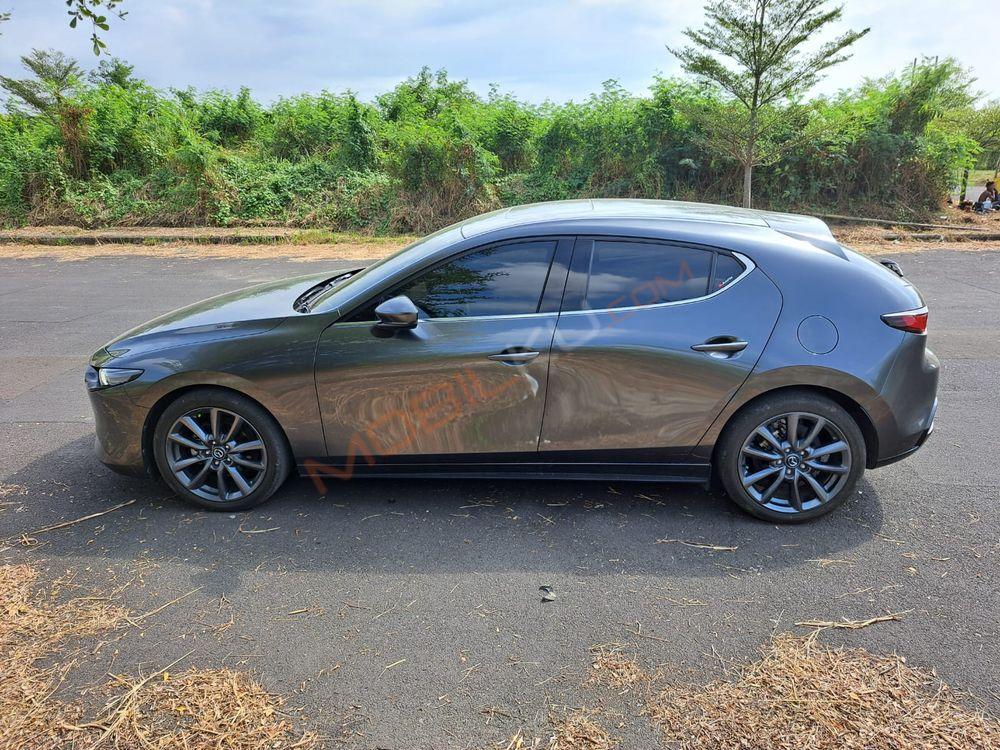 Mobil Mazda 3 2020