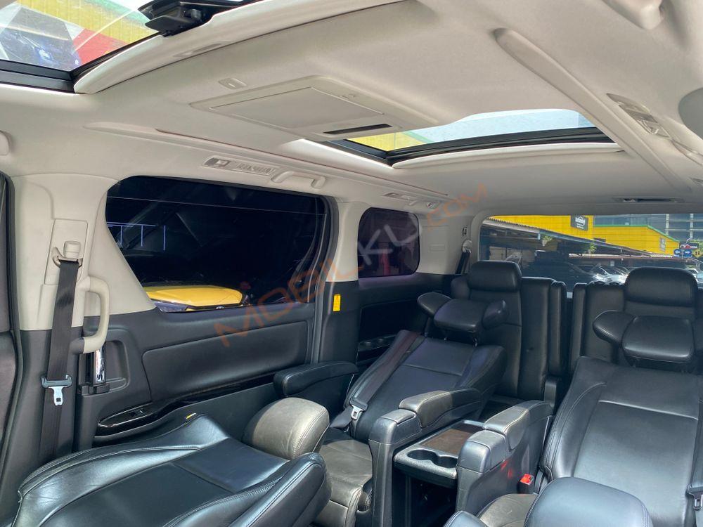 Mobil Toyota Vellfire 2014