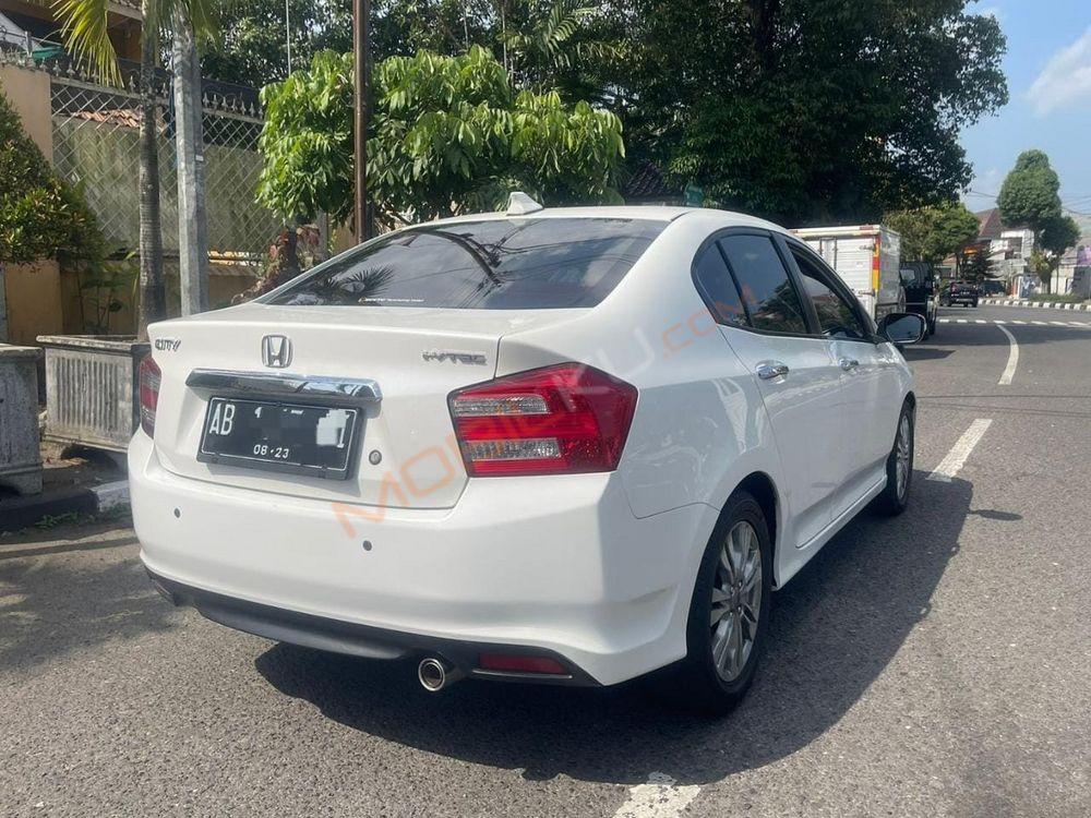 Mobil Honda City Sedan 2013