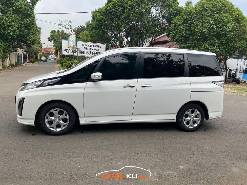Mobil Mazda Biante 2013