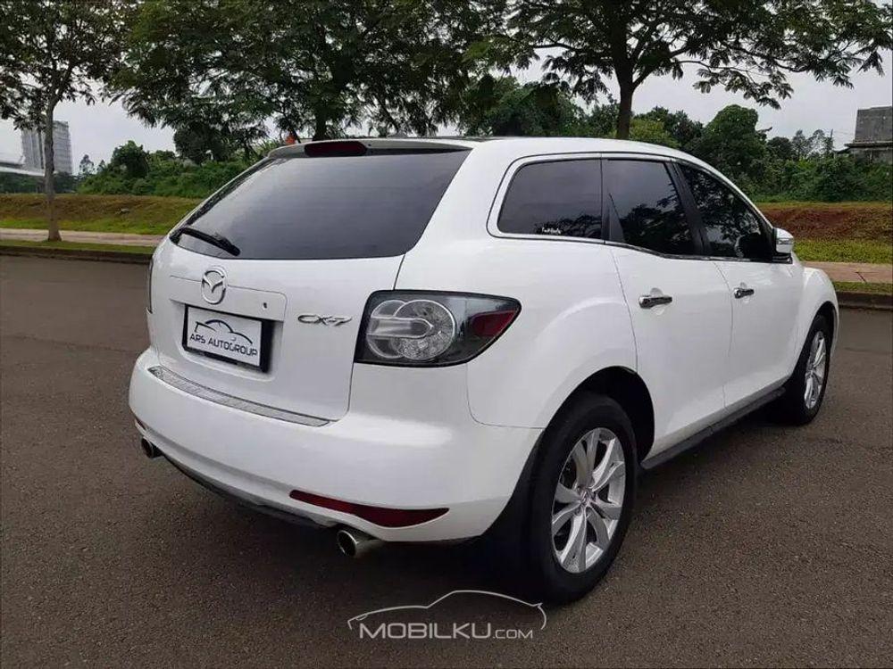 Mobil Mazda CX-7 2012