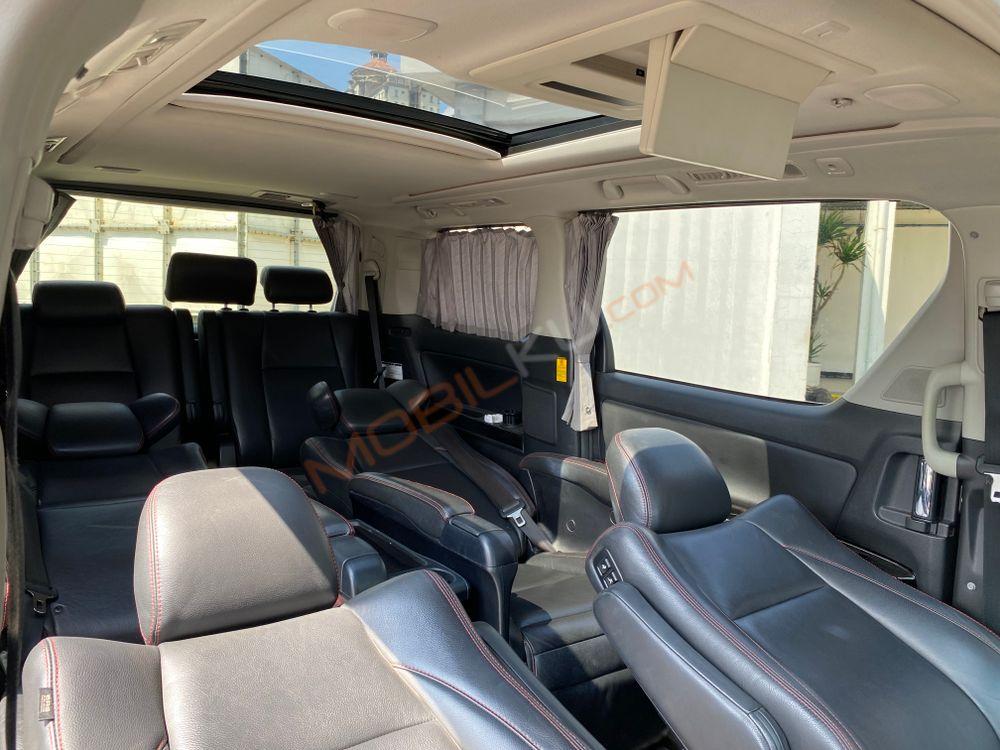 Mobil Toyota Vellfire 2014