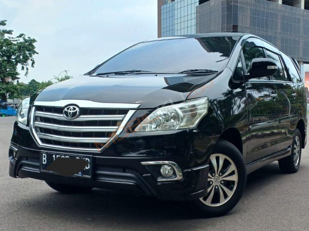 Mobil Toyota Kijang Innova 2015