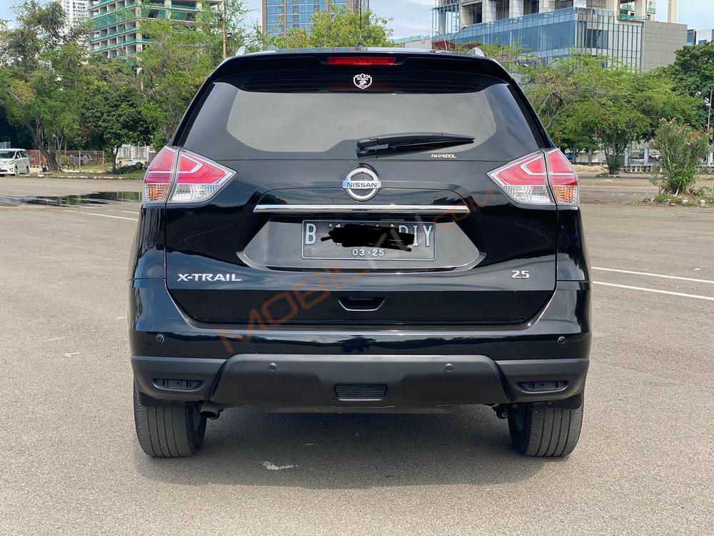 Mobil Nissan X-Trail 2015