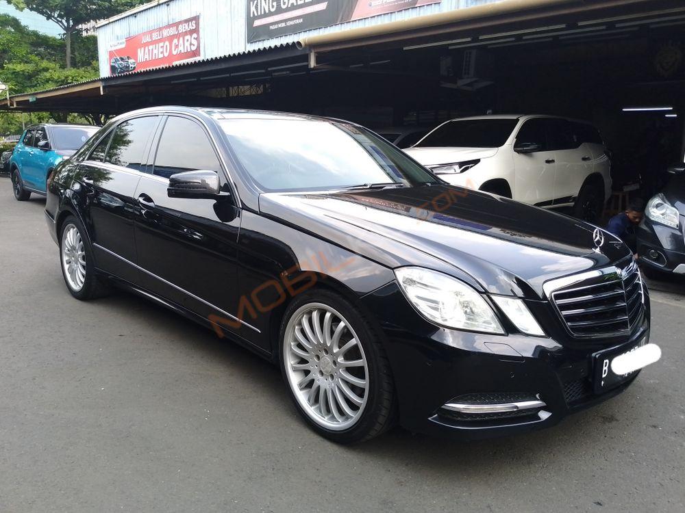 Mobil Mercedes-Benz E-Class 2011