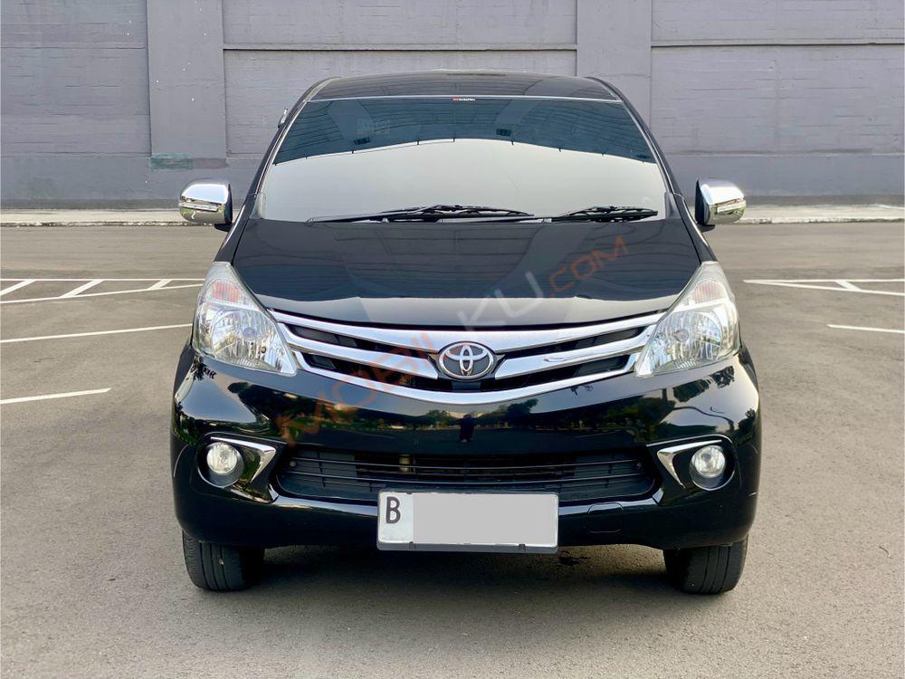 Mobil Toyota Avanza 2014
