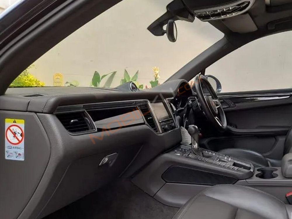 Mobil Porsche Macan 2015