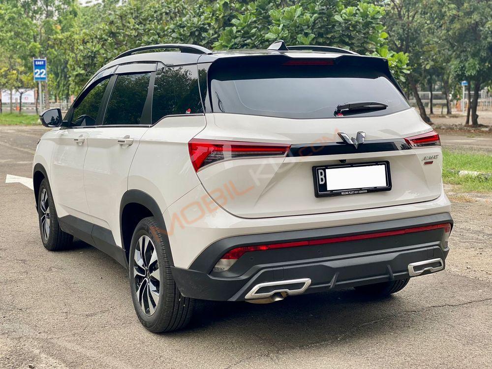 Mobil Wuling Almaz 2021