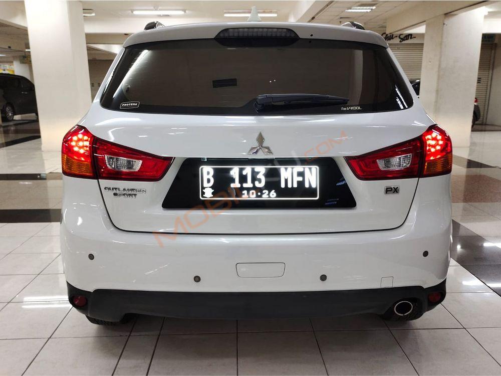 Mobil Mitsubishi Outlander Sport 2016
