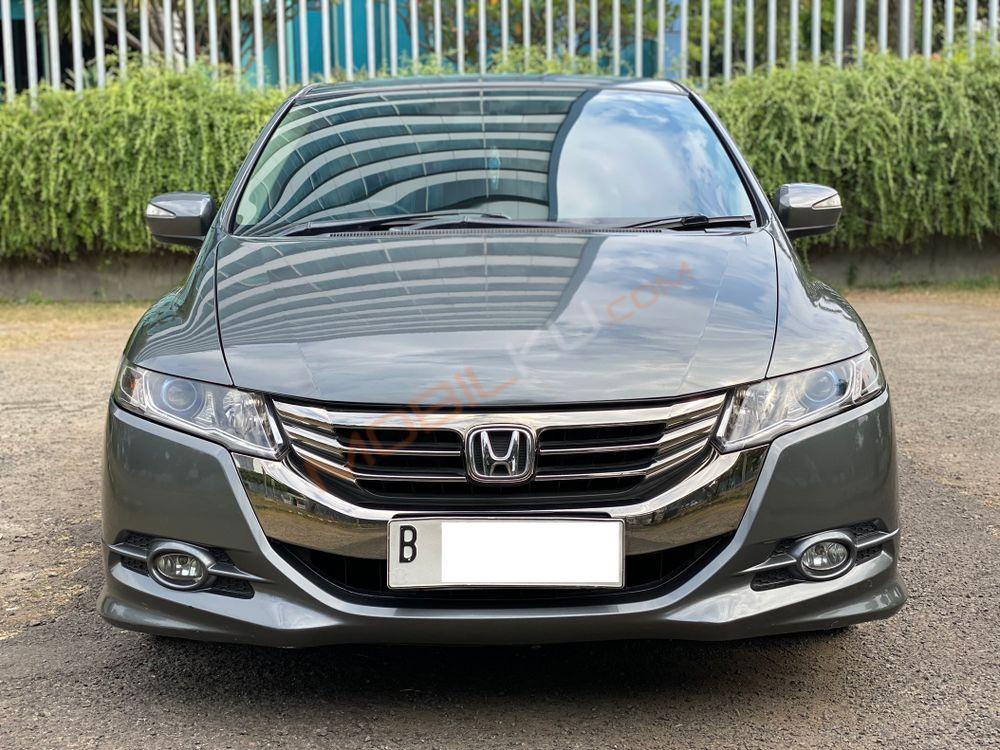 Mobil Honda Odyssey 2012