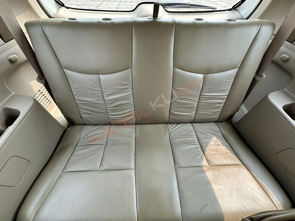 Mobil Nissan Grand Livina 2014