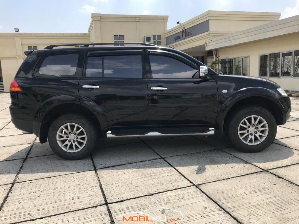 Mobil Mitsubishi Pajero Sport 2012