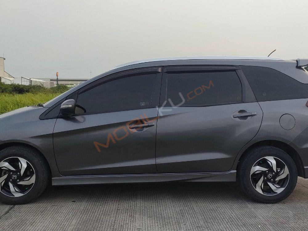 Mobil Honda Mobilio 2015