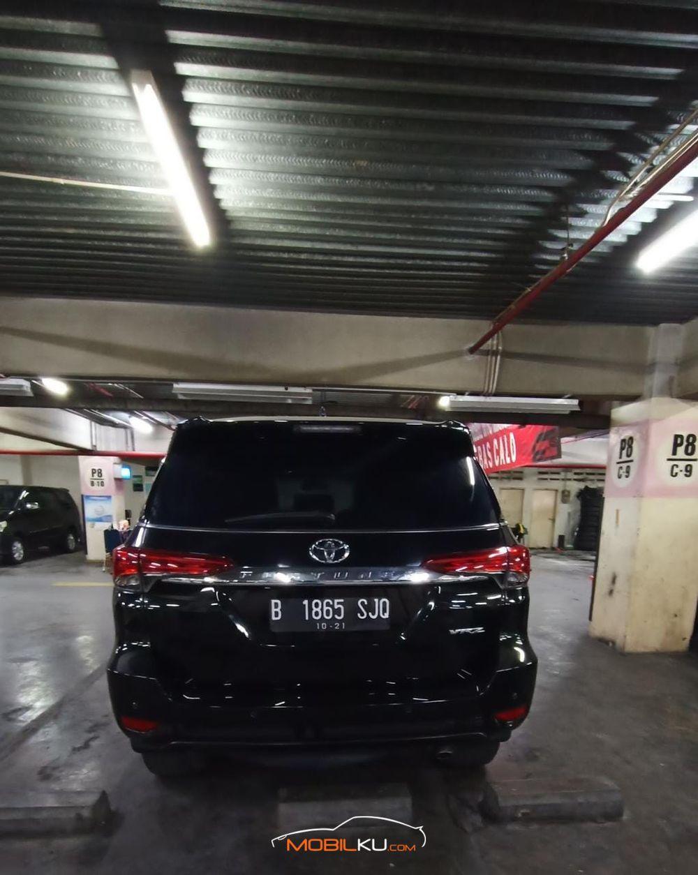 Mobil Toyota Fortuner 2016